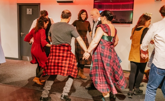 Polish-Scottish Ceilidh w Aberdeen. Taniec i wspólne świętowanie