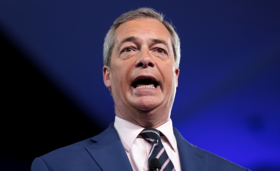 Reform UK chce odebrać zasiłki także Polakom